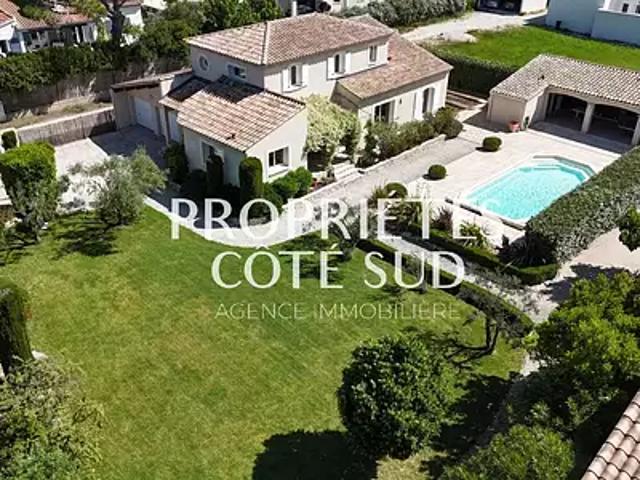 Pujaut 30131 Achat / Vente maison 7 pièces t7
