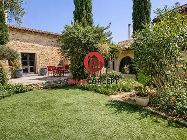 Pujaut 30131 Achat / Vente maison 9 pièces t9 piscine terrasse