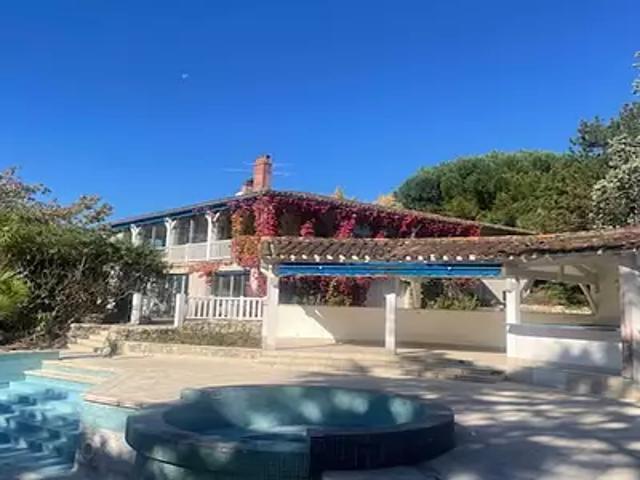 Pujols 47300 Achat / Vente maison 7 pièces t7 au dernier étage piscine