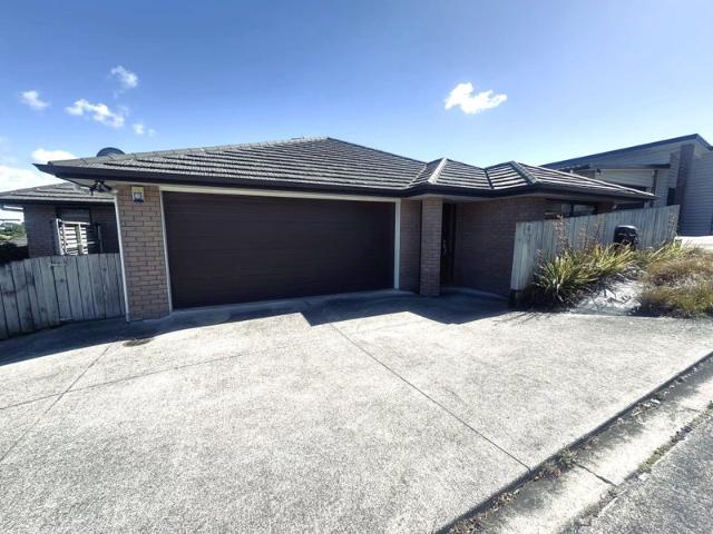 pukekohe, 4 bedrooms
