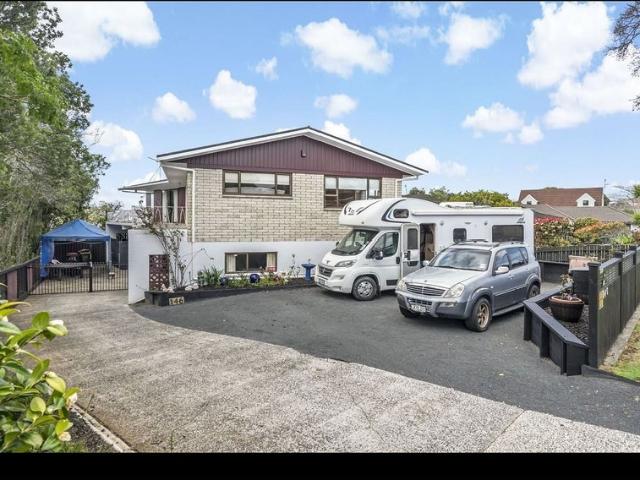 pukekohe, 4 bedrooms