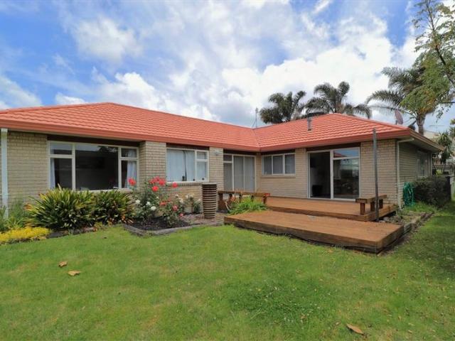pukekohe, 4 bedrooms