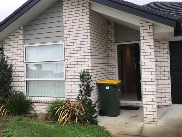 pukekohe, 4 bedrooms