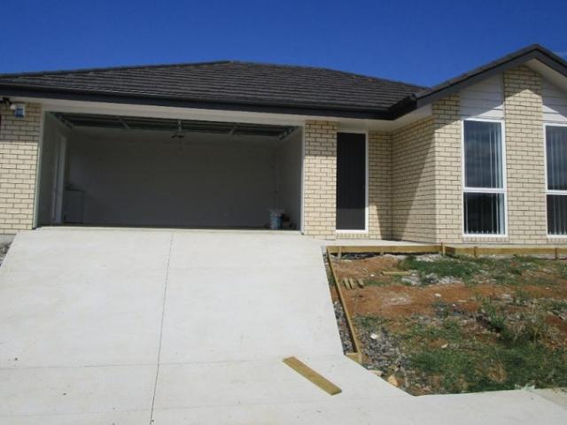 pukekohe, 4 bedrooms
