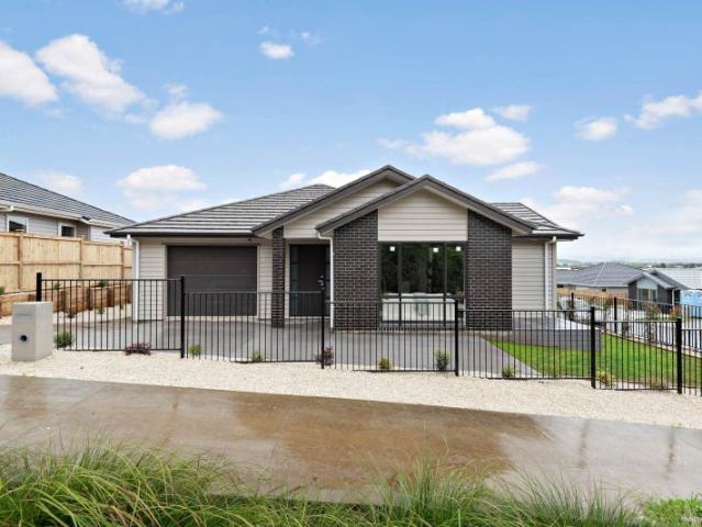 pukekohe, 4 bedrooms