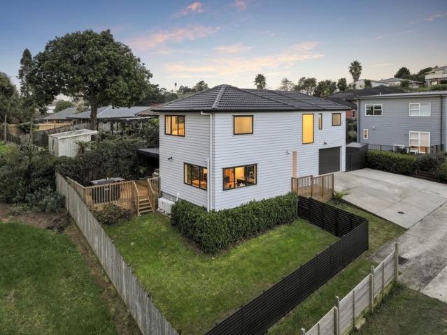 pukekohe, 5 bedrooms