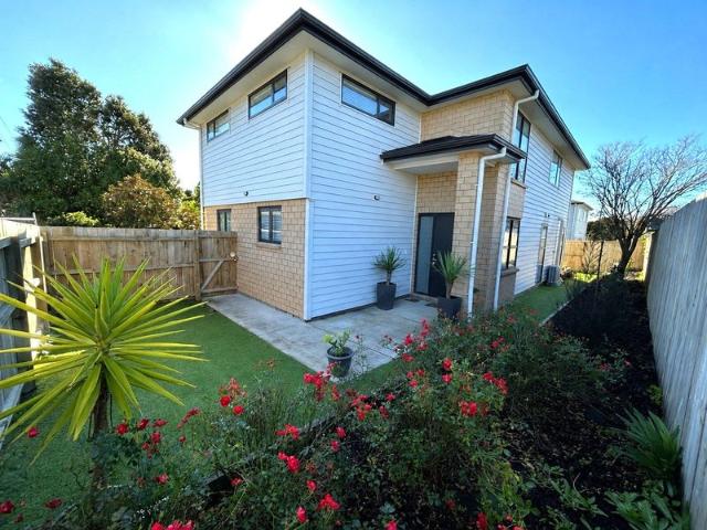 pukekohe, 5 bedrooms