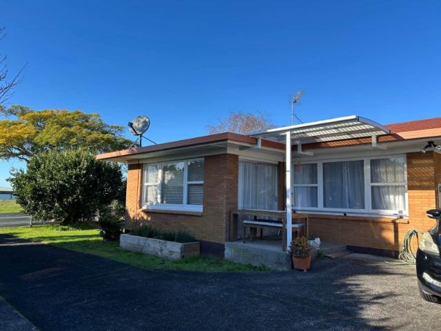 pukekohe, 2 bedrooms