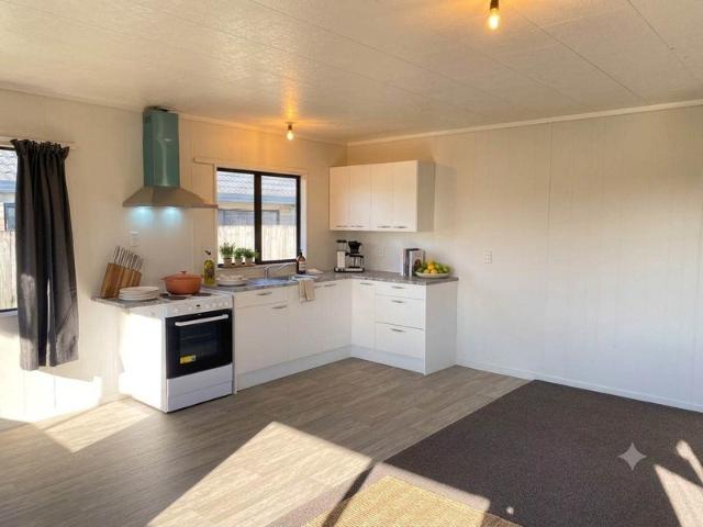 pukekohe, 2 bedrooms