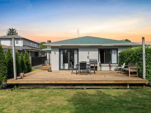 pukekohe, 3 bedrooms