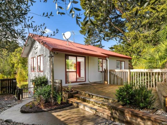 pukekohe, 3 bedrooms