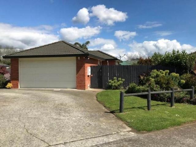 pukekohe, 3 bedrooms