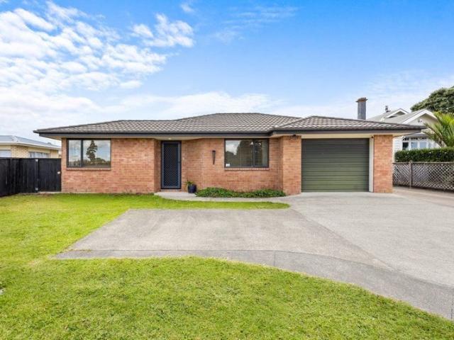pukekohe, 3 bedrooms