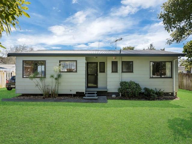 pukekohe, 3 bedrooms
