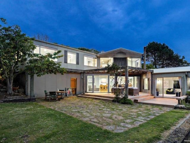 pukekohe east, 5 bedrooms