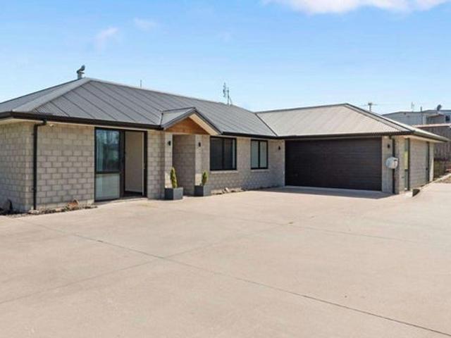 pukehina, 4 bedrooms