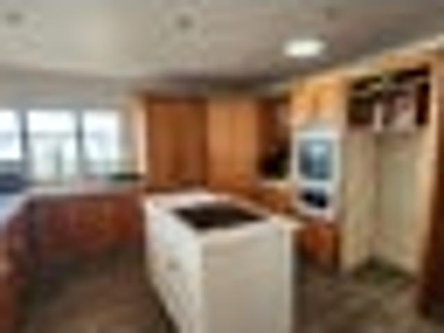 Pukehina, 5 bedrooms, $1100 pw