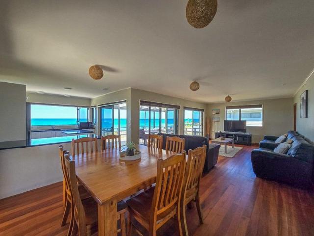 Pukehina, 3 bedrooms