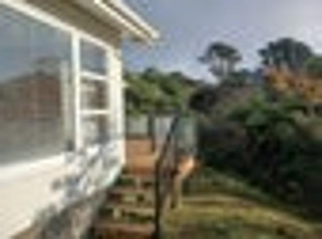 Pukerua Bay, 2 bedrooms, $620 pw
