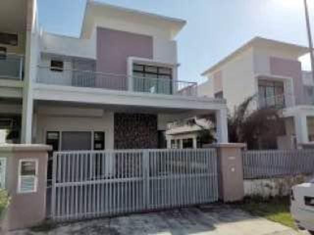 Pulai Hijauan Renovated Unit Cluster House 35x70ft Fully Furnished
