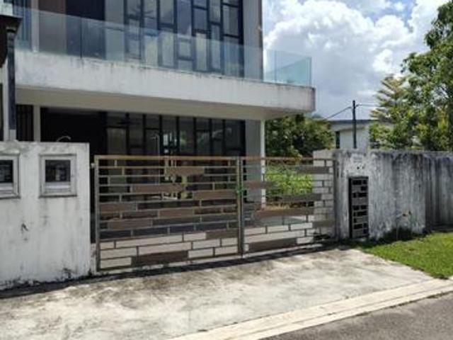 Pulai Jaya Double Storey Terrace Corner House 4bed Johor Bahru