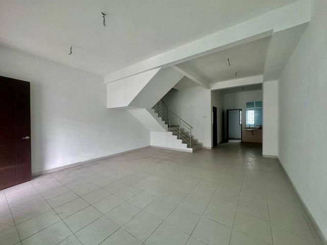 Pulai Mutiara 2 Double Storey Terrace House 4bed Johor Bahru