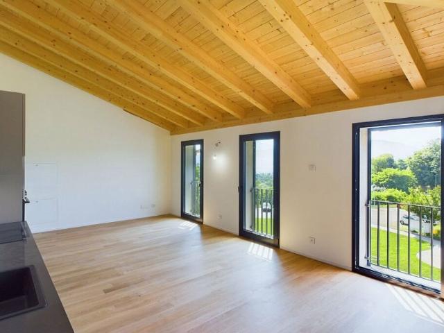 PURA TI: RENOVIERTE 2½ ZIMMERWOHNUNG IM ZENTRUM, MIT SEEBLICK