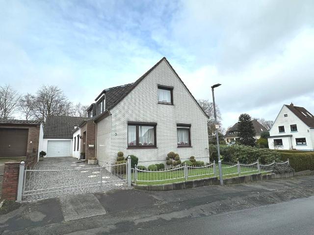 PURNHAGEN IMMOBILIEN Schönebeck freist. 1 2 Fam. Haus mit Garage u. kl. Grundstück in guter Lage