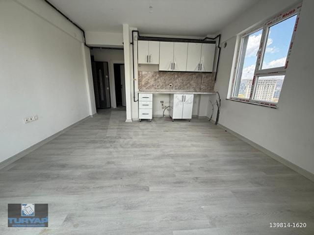 PURSAKLAR HAVAALANI YOLUNDA 1+1 SATILIK SİTE DAİRESİ