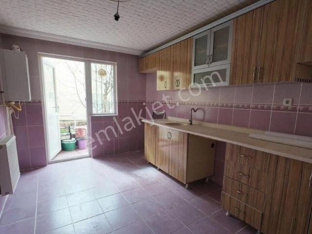 Pursaklar'ın Merkezinde 2+1 Ayrı Mutfak Satılık Daire