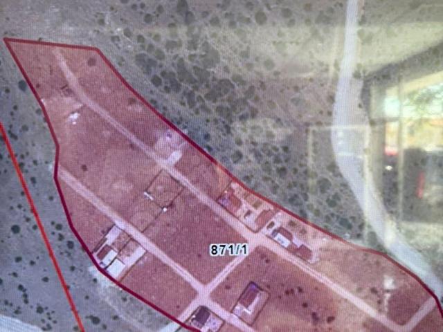 PURSAKLAR YEŞİLYURTTA 250 M2 TEL ÖRGÜYLE ÇEVRİLİ HOBİ BAHÇESİ !