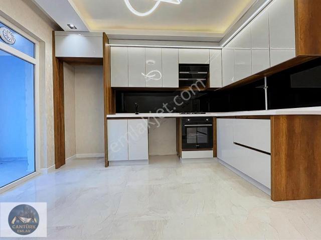 pursaklar'da Ebeveyn Banyolu Asansörlü Ful Yapılı 4+1 Daire