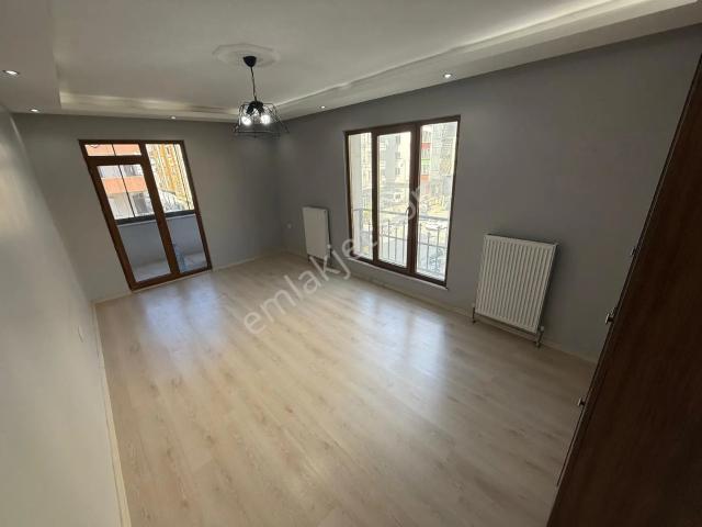Pusula İnş.tan Cebeci Mah Cadde Uzerinde 100m2 2kat Daire