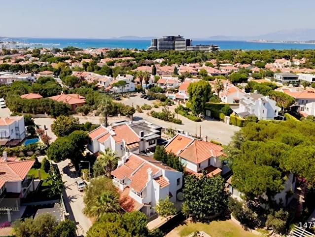 PUSULA'DAN ALAÇATI ÇAMLIK'TA SATILIK 266m2 EV VE ARSASI