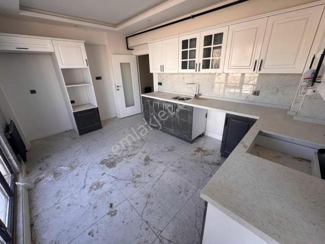 Pusuladan Şehir Hastanesi Yakını Sıfır 3+1 Daire 150m²