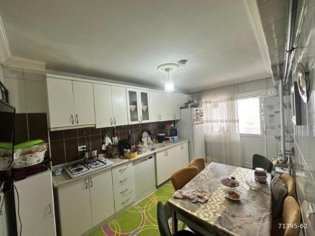 PUSULADAN MALAZGİRTTE 4+2 YENİ BİNA 3 BANYOLU KAPALI TERAS