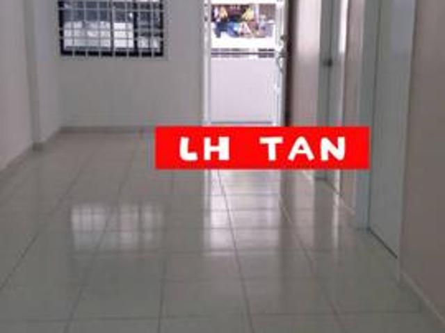 Pusat Bayan at Jalan Merbah Sungai Ara low floor renovated unit