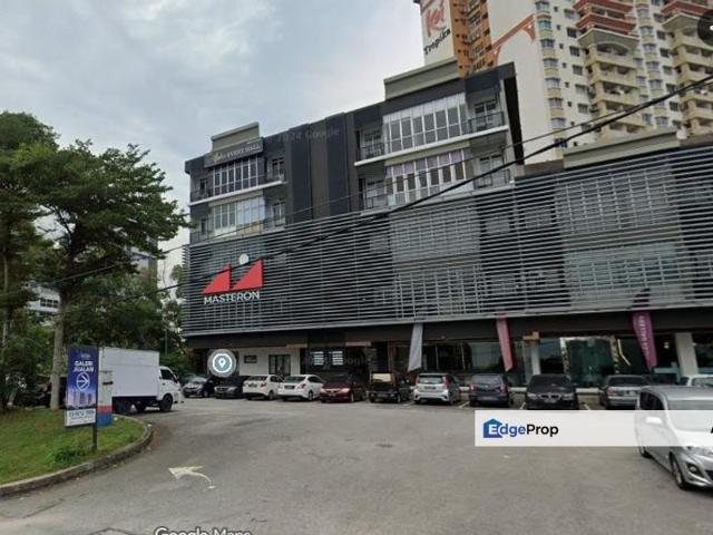 Pusat Komersial KOI