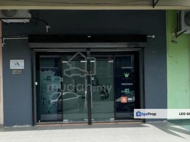 Pusat Komersial Oakland Ground floor shoplot for rent