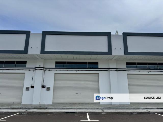 PUSAT KOMERSIAL SIERRA MAHARANI