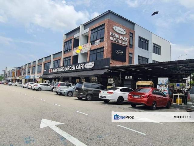 Pusat Komersial Suria 68 Avenue