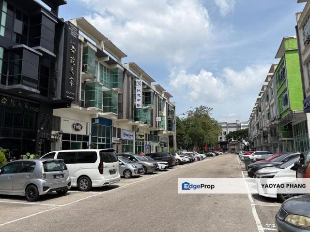 Pusat Perdagangan Danga Utama