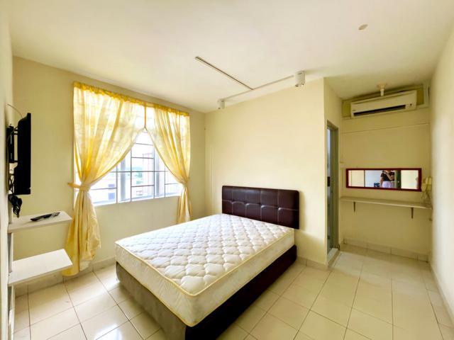 PUTATATN PLATINIUM Apartment NEW FANTASTIC CONDITON 306000 Only