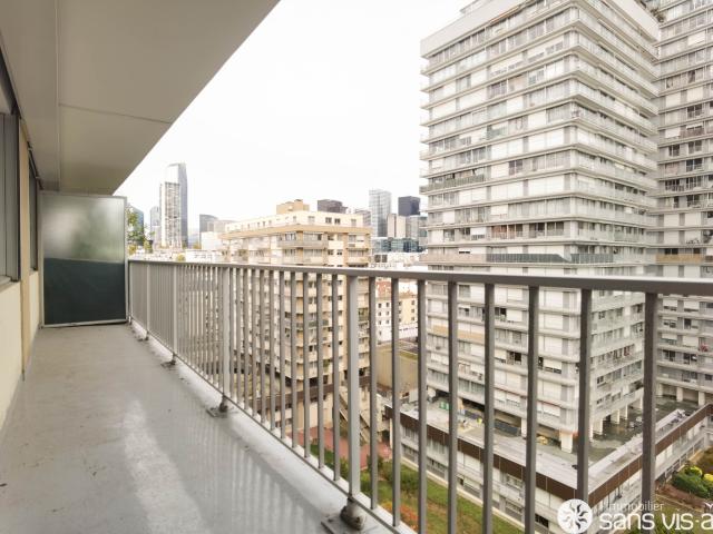 Puteaux Résidence Bellerive Appartement de 2 pièces de 46m2 avec balcon, cave et parking