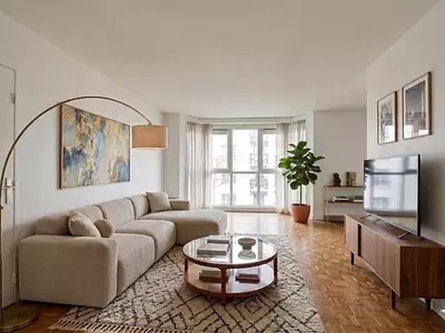 Puteaux 92800 Achat / Vente appartement 2 pièces t2 parking