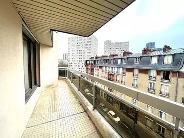 Puteaux 92800 Location appartement 1 pièce t1 au dernier étage