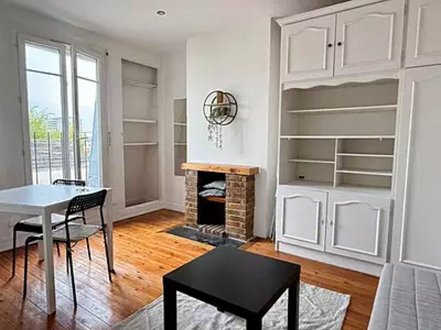 Puteaux 92800 Location appartement 1 pièce t1 au dernier étage