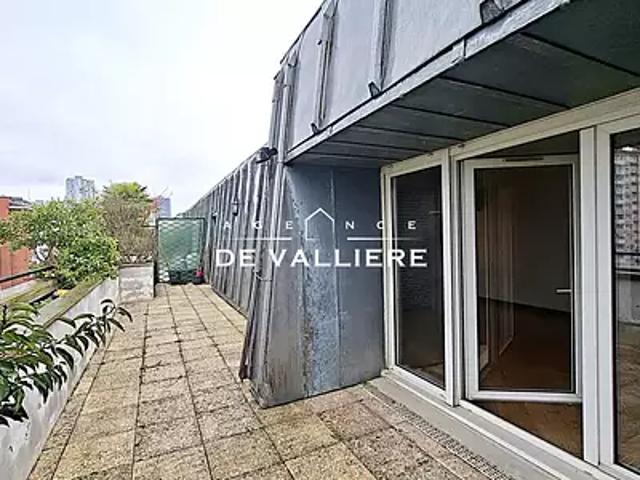 Puteaux 92800 Location appartement 5 pièces t5 au dernier étage terrasse