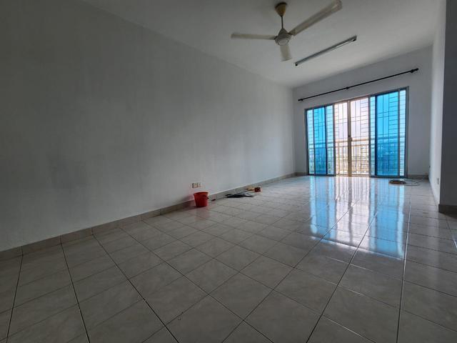 Puteri Bayu Apartments Puchong 900sf 3R2B