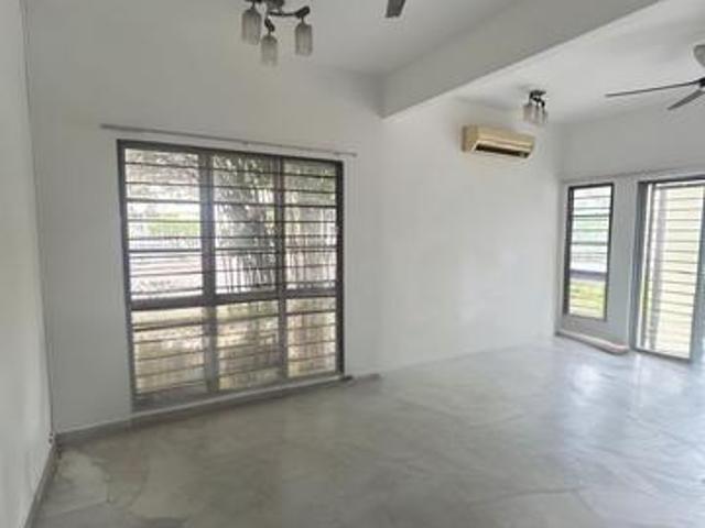 Putra Heights End lot house for rent